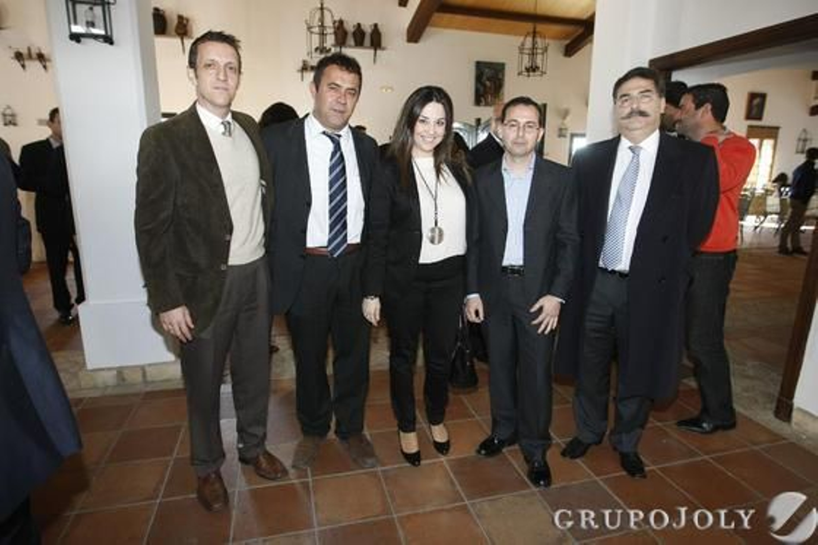 Pascual Candón, Raimundo Huertas y Marian Pérez, todos ellos de Telefónica, junto a Manuel Padilla y Juan Diego Berraquero, ambos del Grupo Romero Caballero.

Foto: Pascual