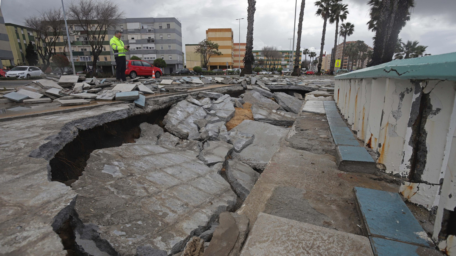 Fotos del paseo de Poniente tras el temporal