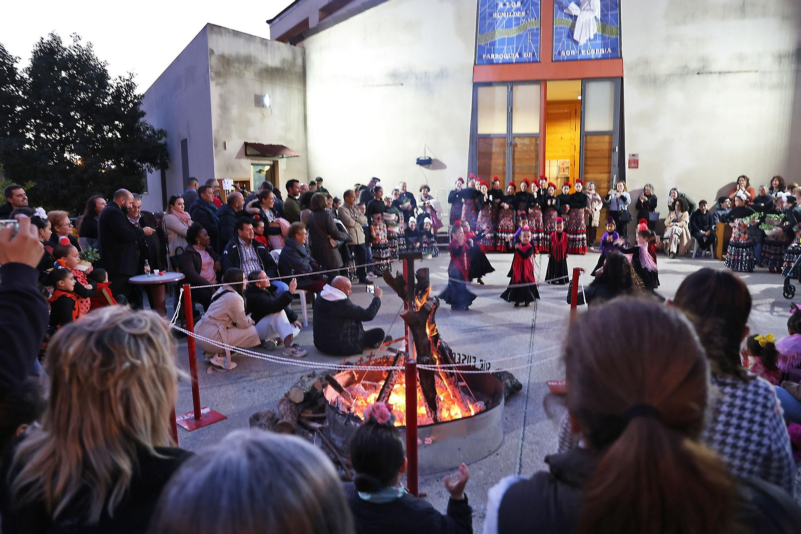 Imágenes del ambiente en la Zambomba Sor Eusebia