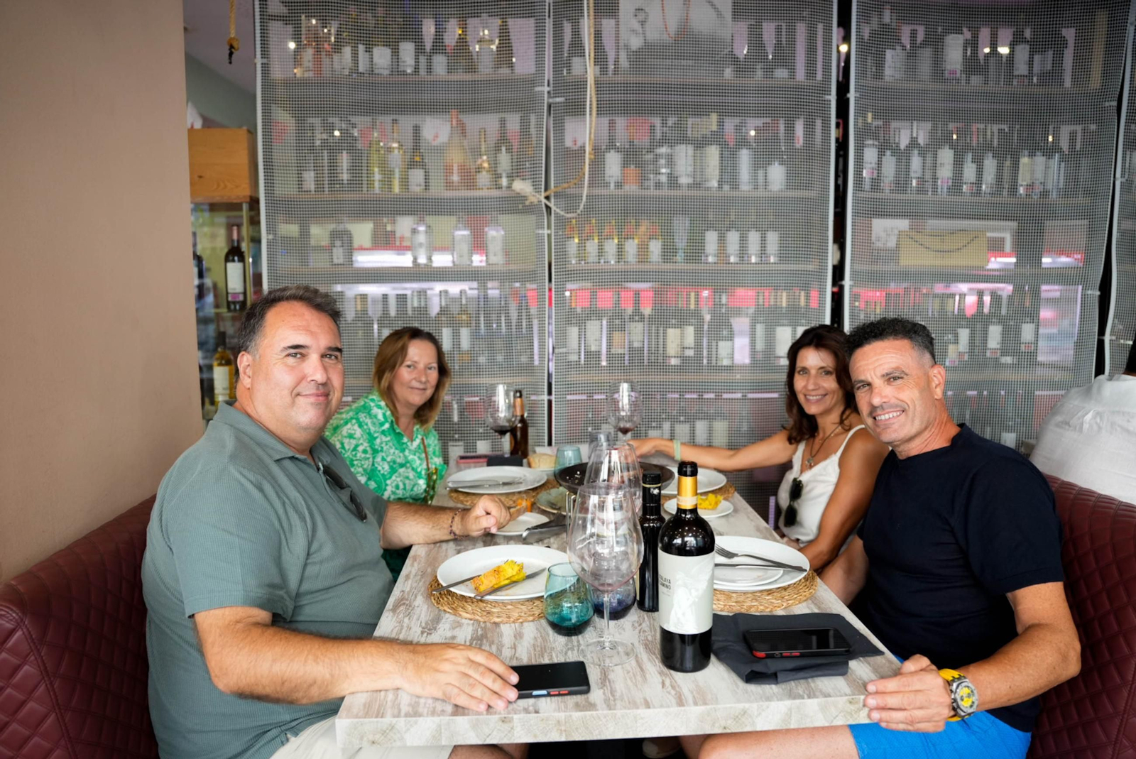 Los almerienses disfrutan del miércoles en la feria de día