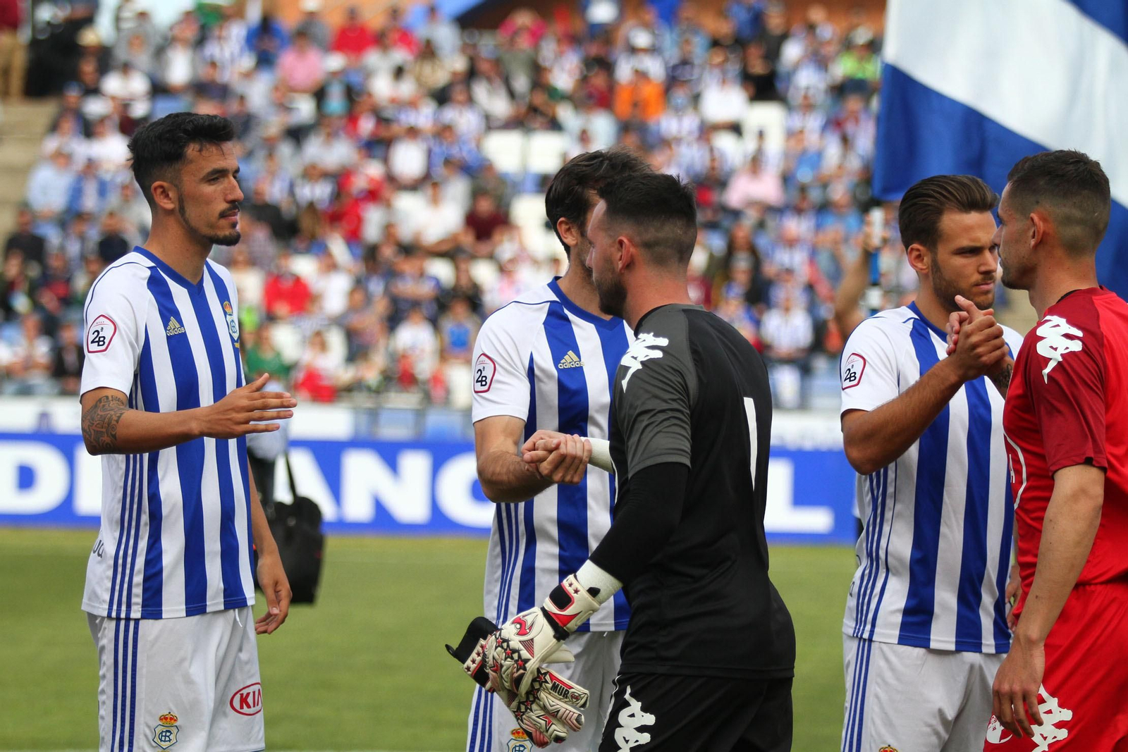 Ambientazo en las gradas del Recreativo de Huelva y el San Fernando