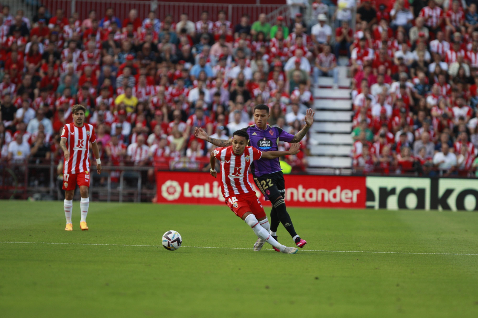 Imágenes del partido U.D. Almería-Real Valladolid C.F.