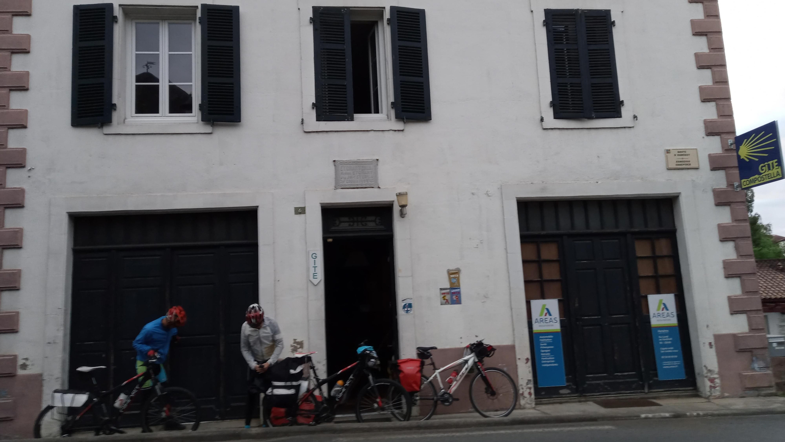 Fotogalería de la Transpirenaica de cuatro almerienses.