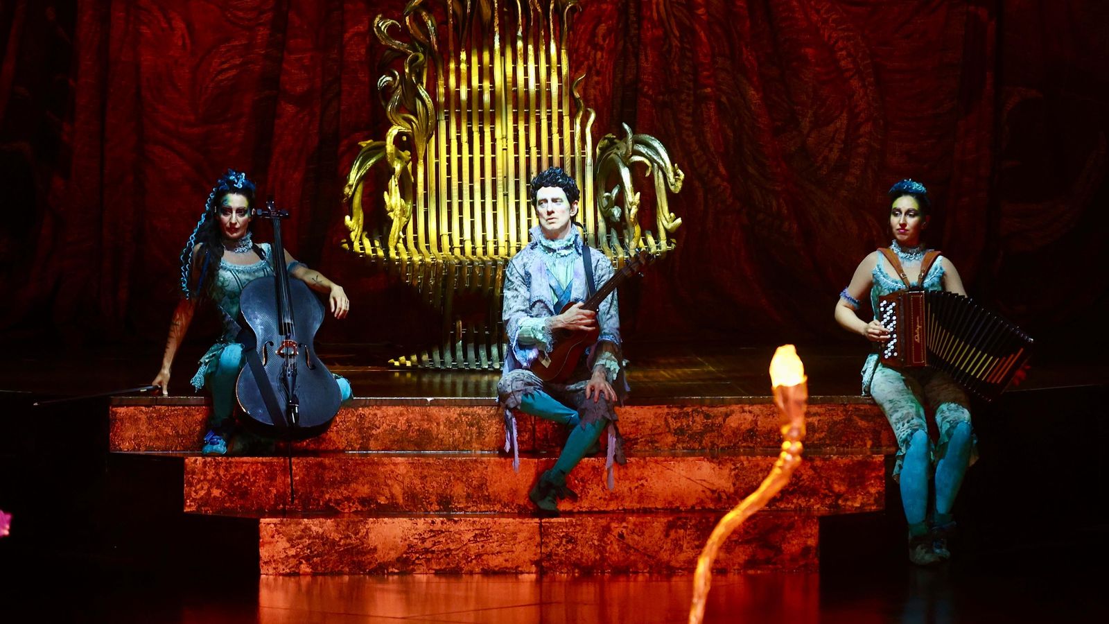 Parte del elenco musical de Alegría, del Circo del Sol, en Málaga.