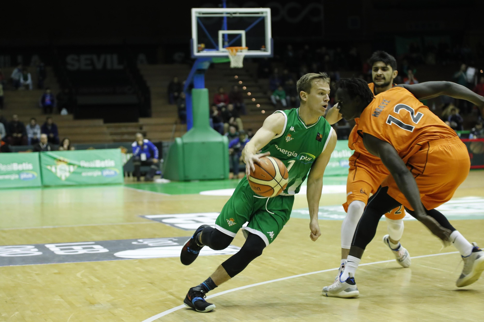 Las imágenes del Betis E-Plus-Força Lleida