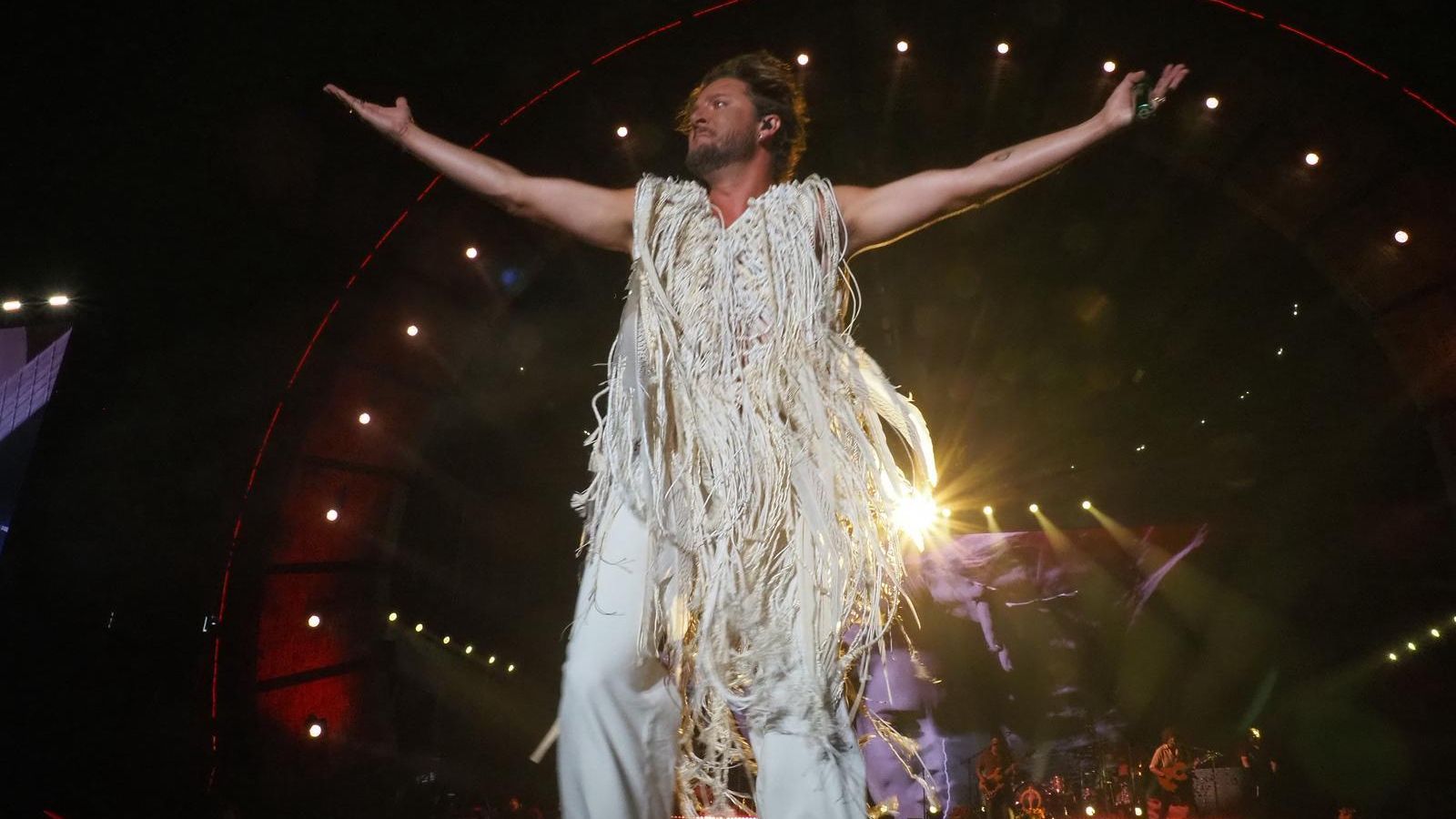 Manuel Carrasco durante el concierto este viernes en Isla Cristina.