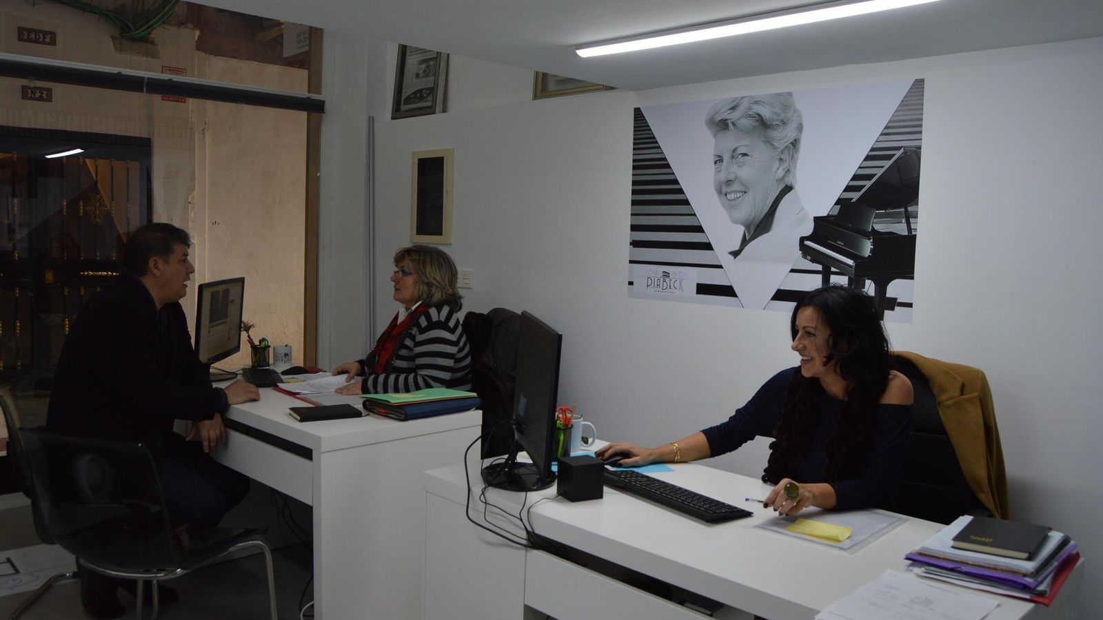 Inmobiliaria Pía Beck, primer local que abre sus puertas en el antiguo Pasaje Begoña.