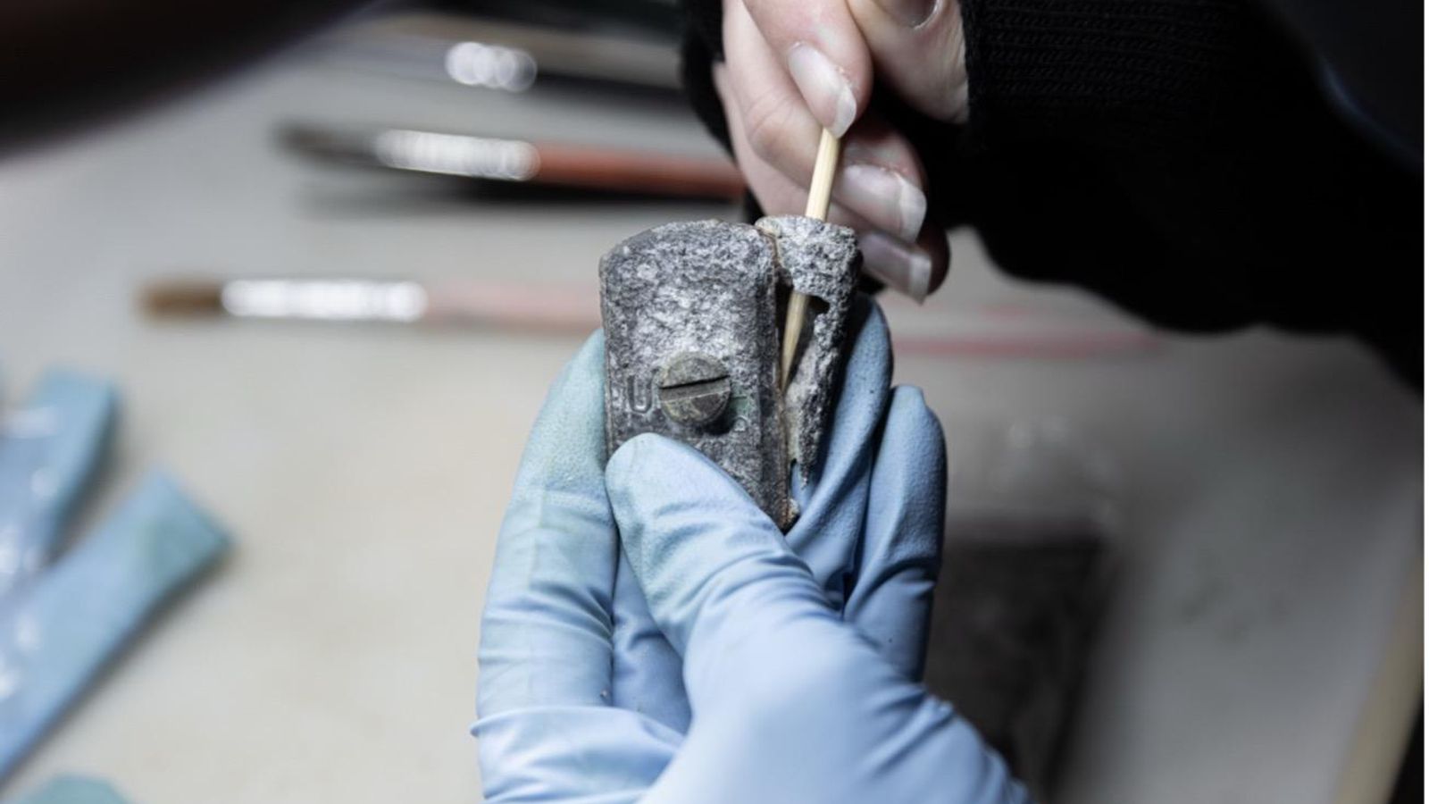 Elementos pertenecientes a víctimas halladas en el Barranco de Víznar