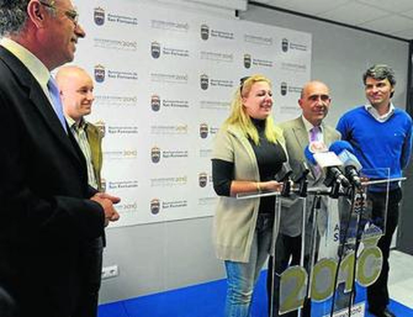 Mari Ángeles Marín, junto a De Bernardo y Romero.