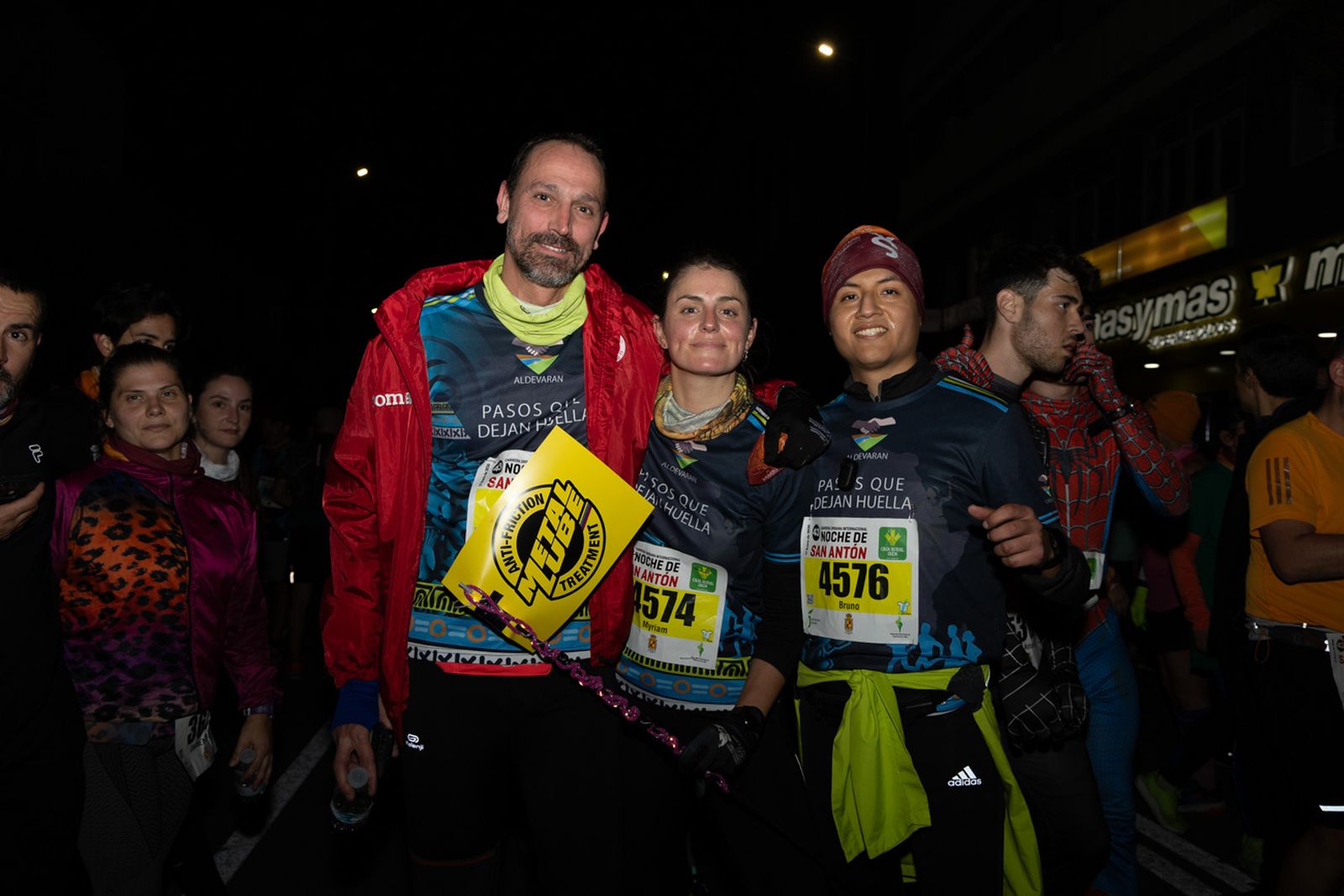 En imágenes: búscate en tu llegada a meta de la Carrera de San Antón 2026 (III)