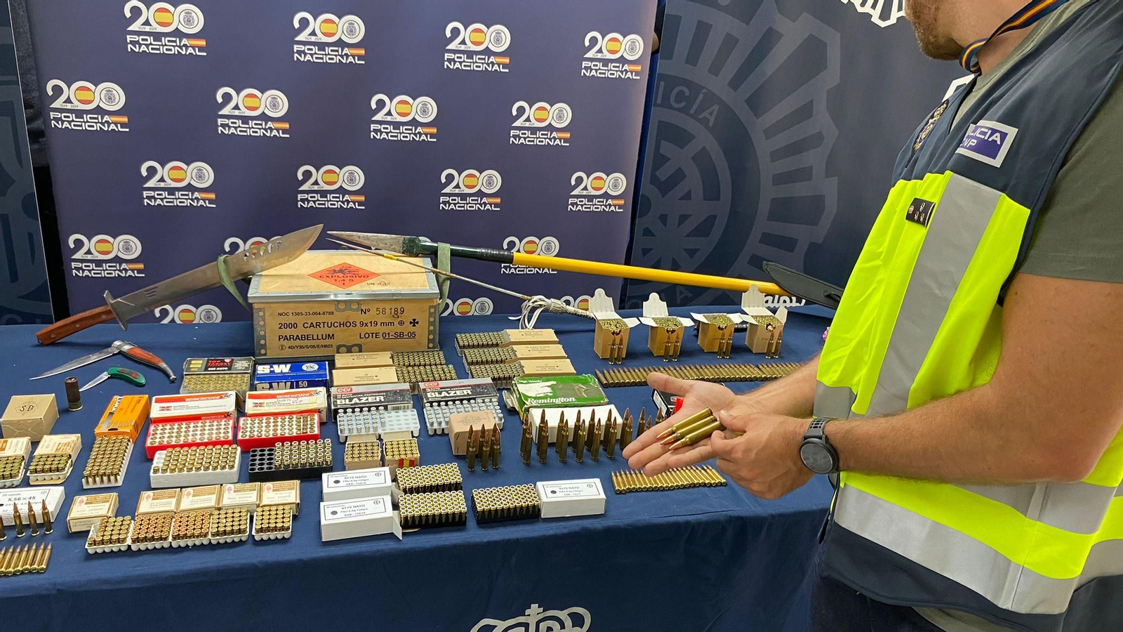 Material intervenido a la banda que traficaba con munición de guerra.