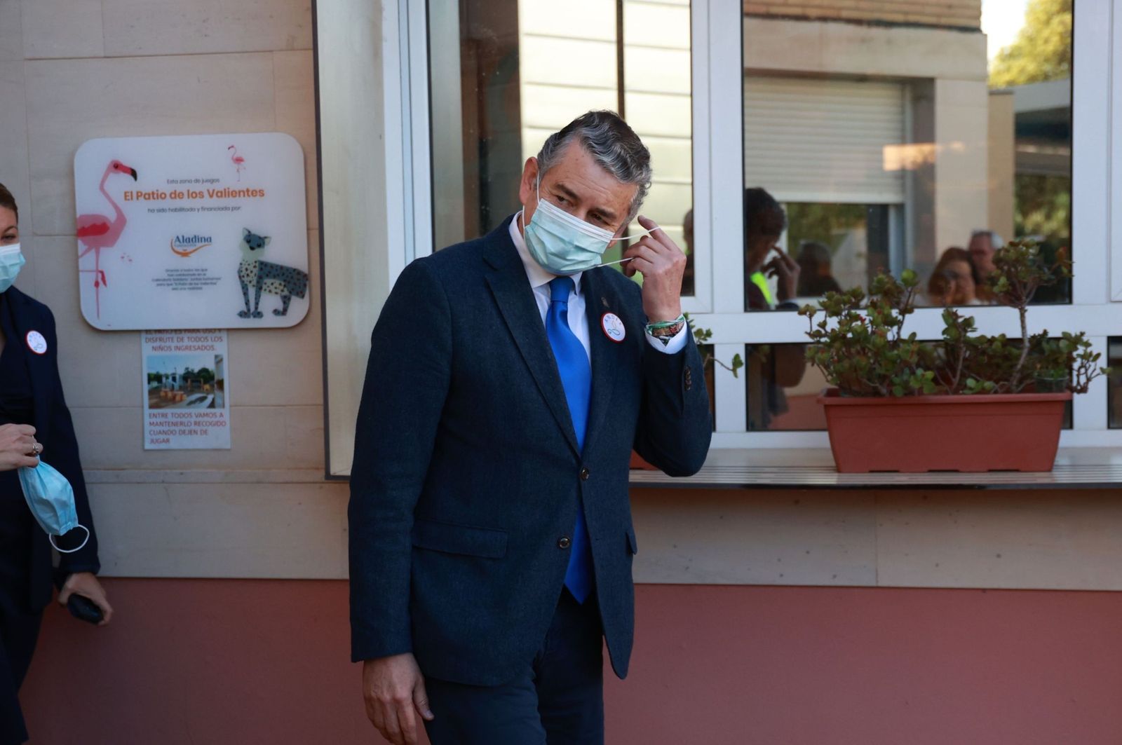 El consejero de Sanidad, Presidencia y Emergencias de la Junta de Andalucía, Antonio Sanz, participa este viernes en el acto del Día Internacional Contra el Cáncer Infantil.