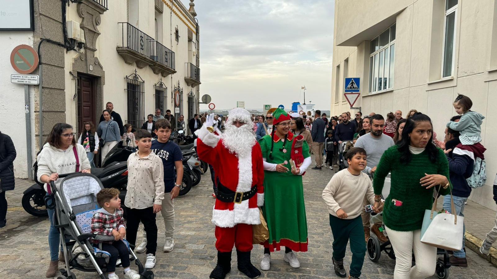 El Papá Noel portugués llega al pueblo de Ayamonte este sábado. El Papá Noel portugués llega al pueblo de Ayamonte este sábado.