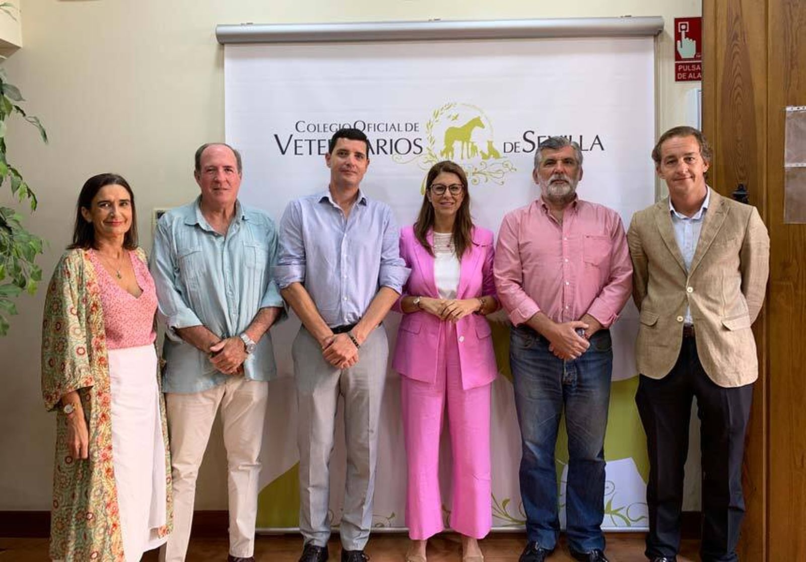 El Colegio de Veterinarios reanuda la colaboración con el Ayuntamiento de Sevilla para el Registro de Animales de Compañía