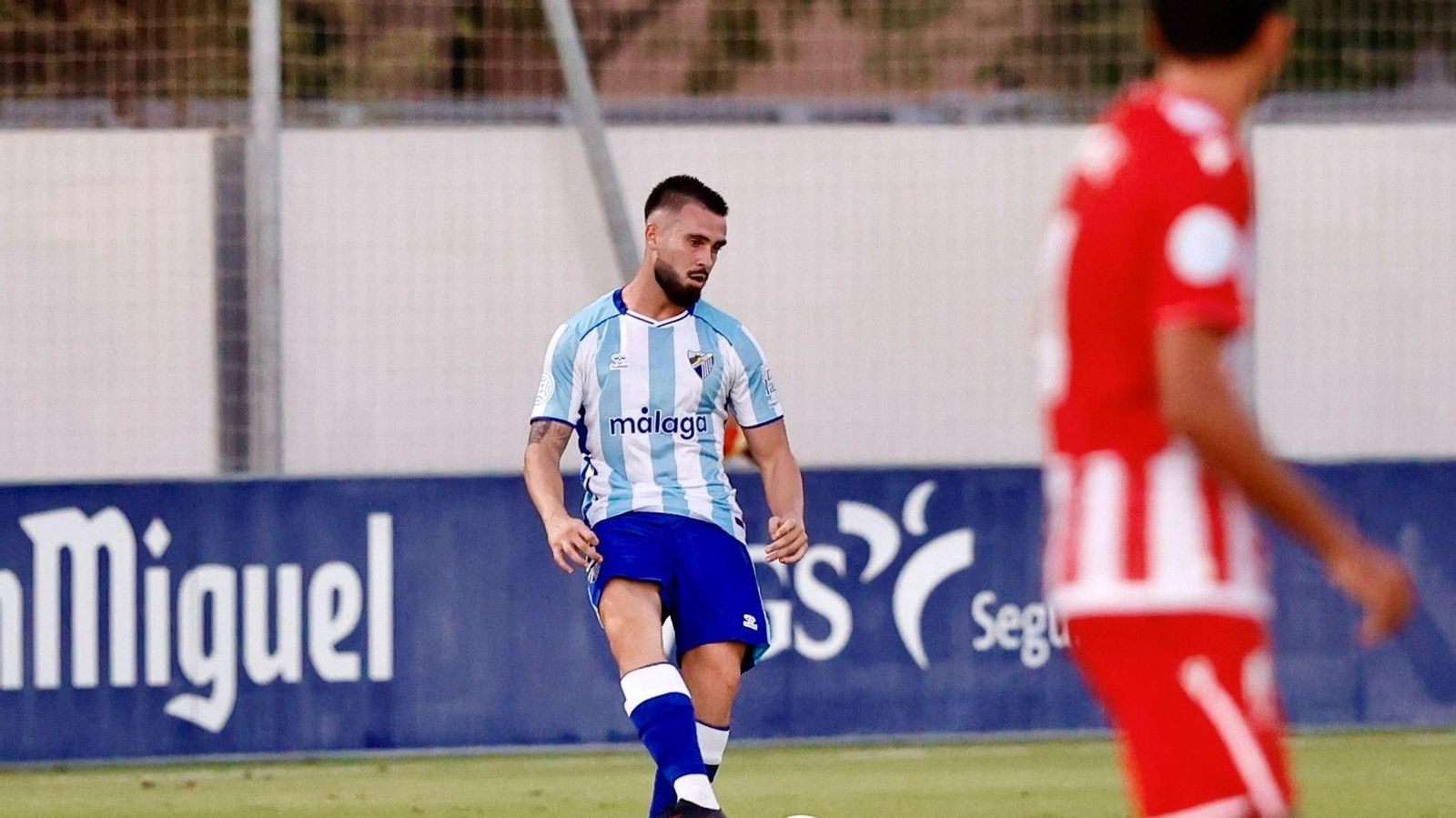 Ángel Mateo con el Atlético Malagueño ante la UD Almería B.