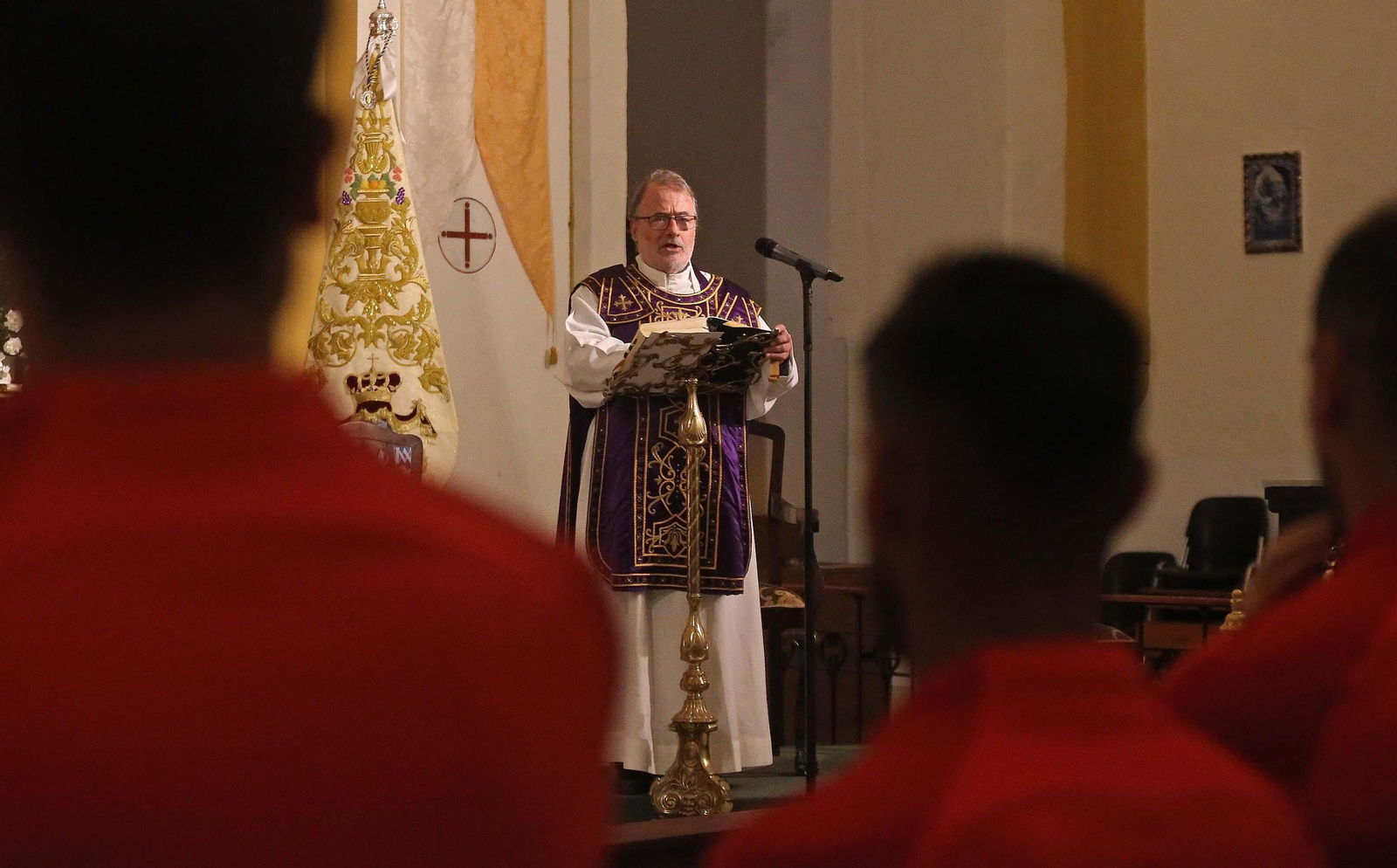 La ofrenda floral del Algeciras CF a la Virgen de la Palma, en imágenes