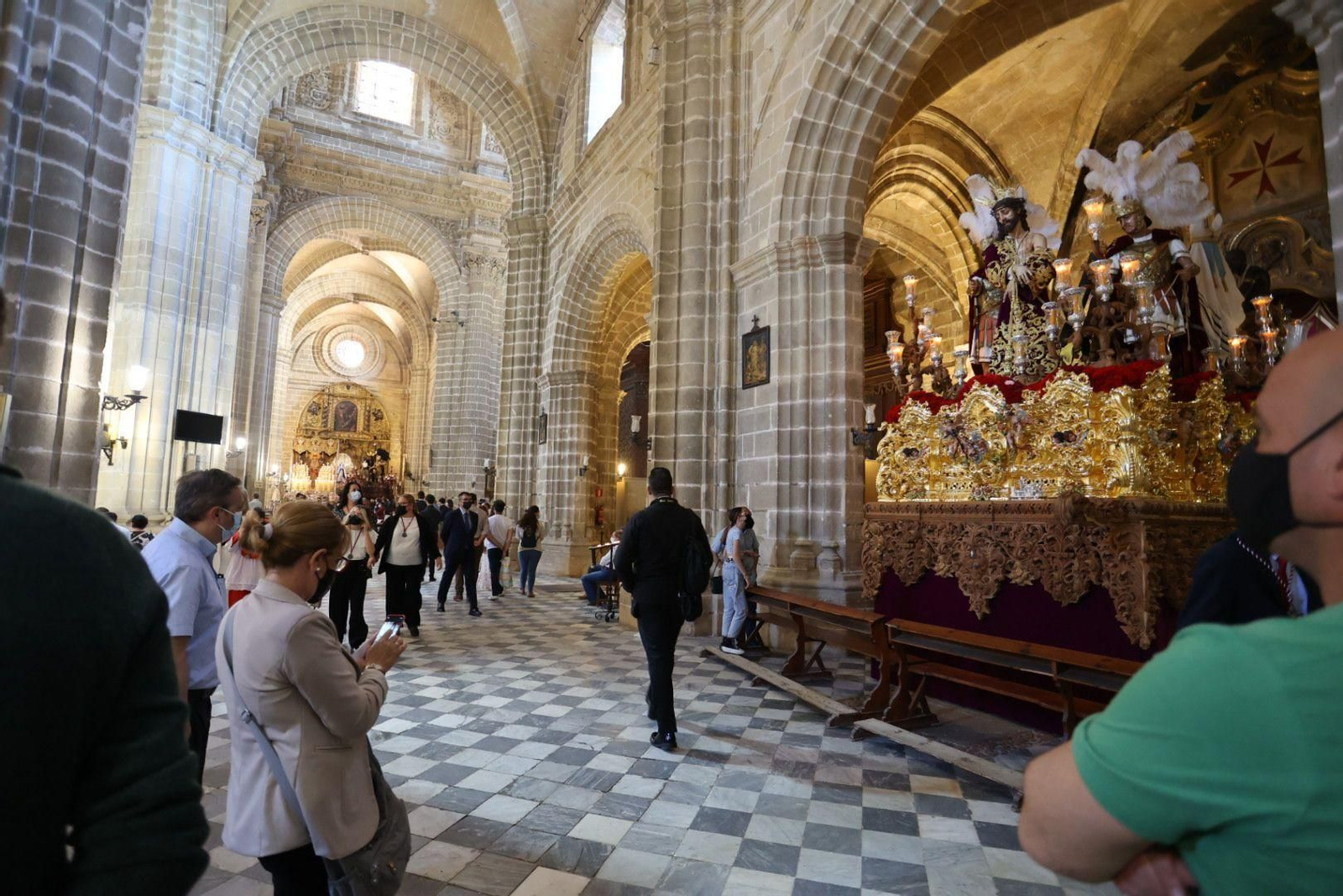 Las imágenes de regreso de las hermandades de la Sed, Candelaria, Paz y Clemencia a sus templos