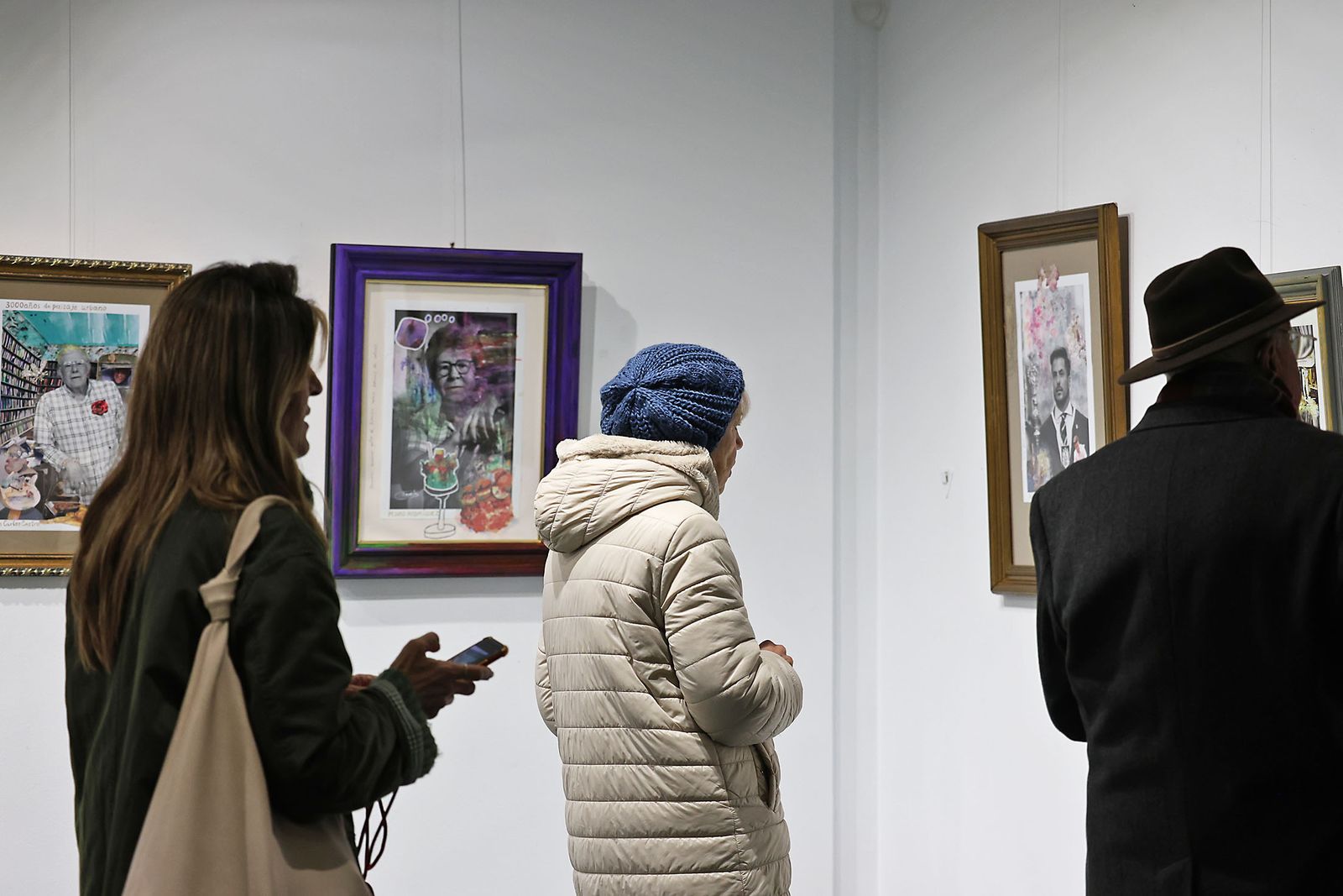 Fotografías de la inauguración de la exposición ‘Amigos’ de Antonia María Peralto