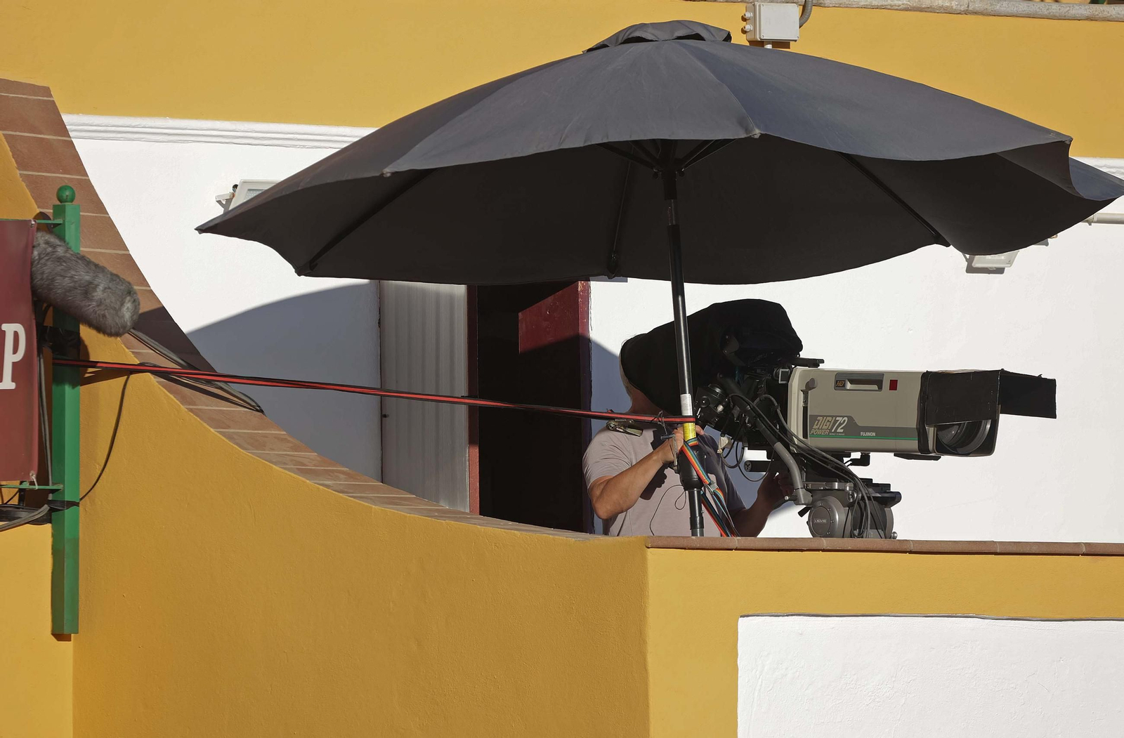 Fotos de la corrida del domingo de la Feria de La Línea: Emilio de Justo y David Galván