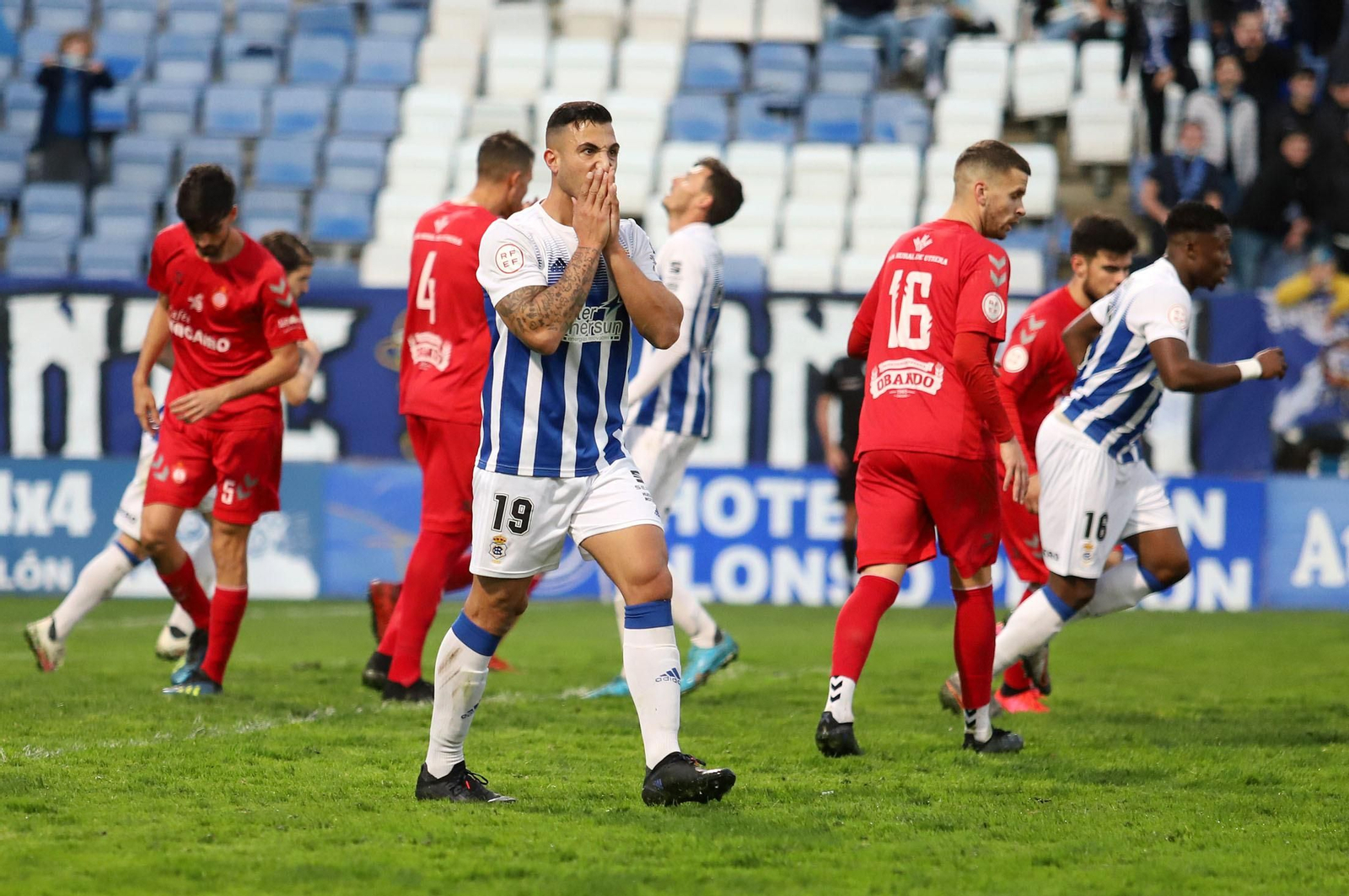 Un lance del Recreativo-Utrera disputado en el Nuevo Colombino.