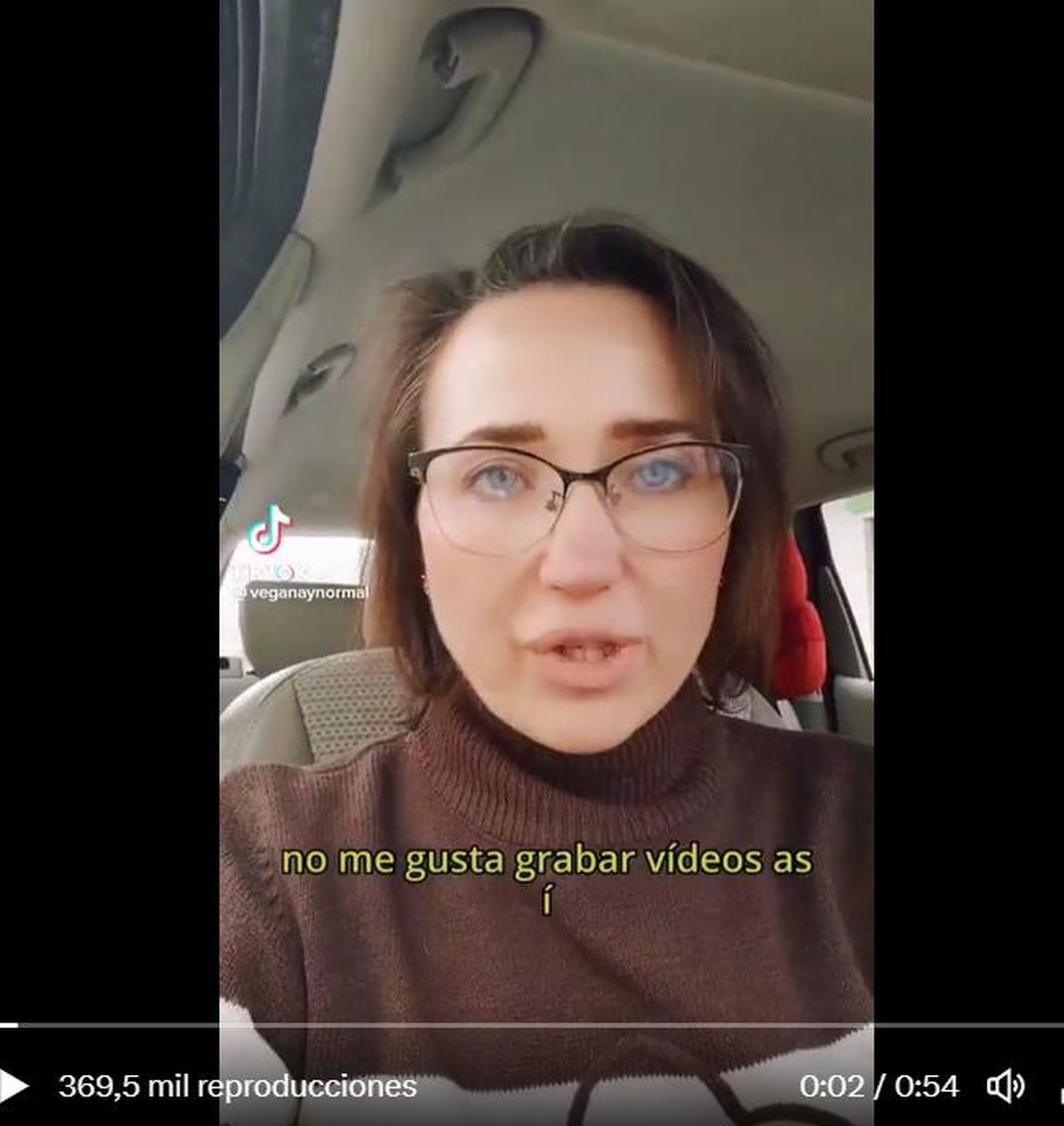 Imagen del vídeo de la madre vegana quejándose del disfraz de su hija