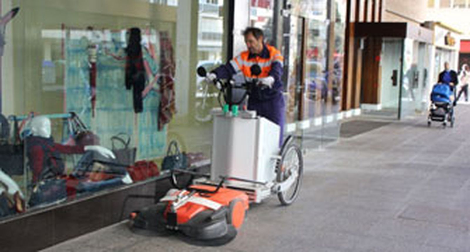 Lipasam logra 27.000 euros de ayuda a su apuesta por el coche eléctrico