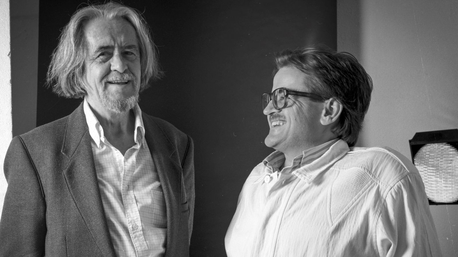 Carlos Edmundo de Ory y Jesús Fernández Palacios en Cádiz, en mayo de 1991.