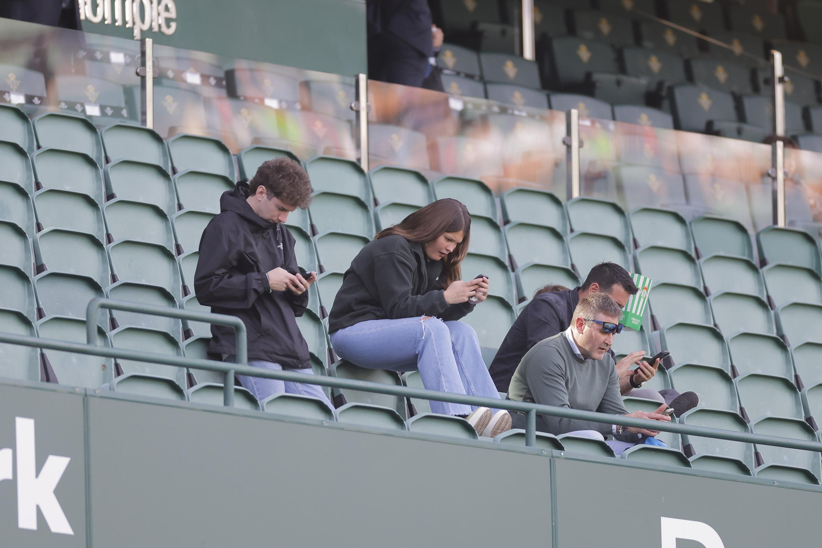 Búscate en las fotos del Betis-Real Madrid