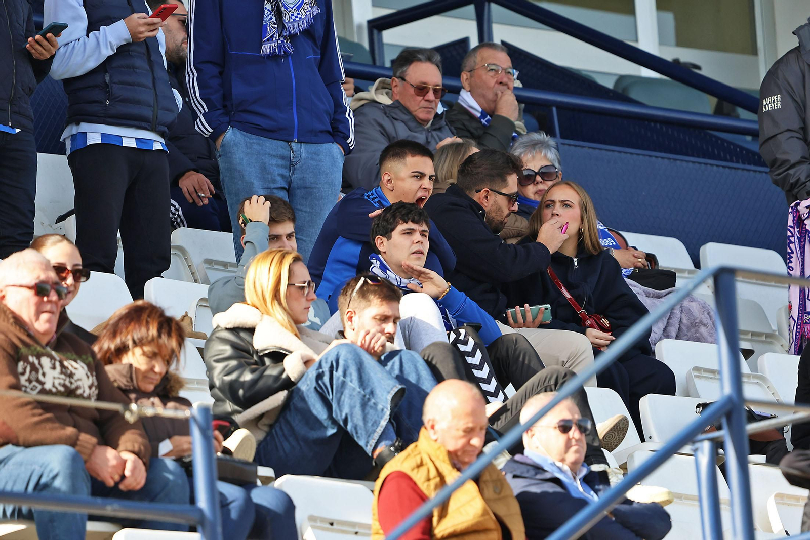 Búscate en las gradas en el Nuevo Colombino en el Recreativo de Huelva - Atlético Antoniano