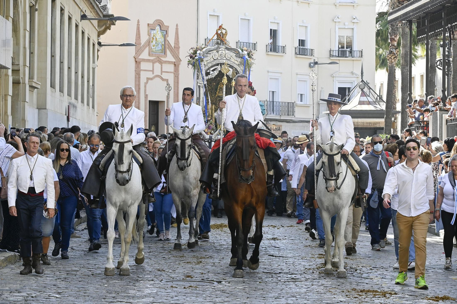 Todos los rocieros de la comitiva de la Hermandad de Huelva, en imágenes
