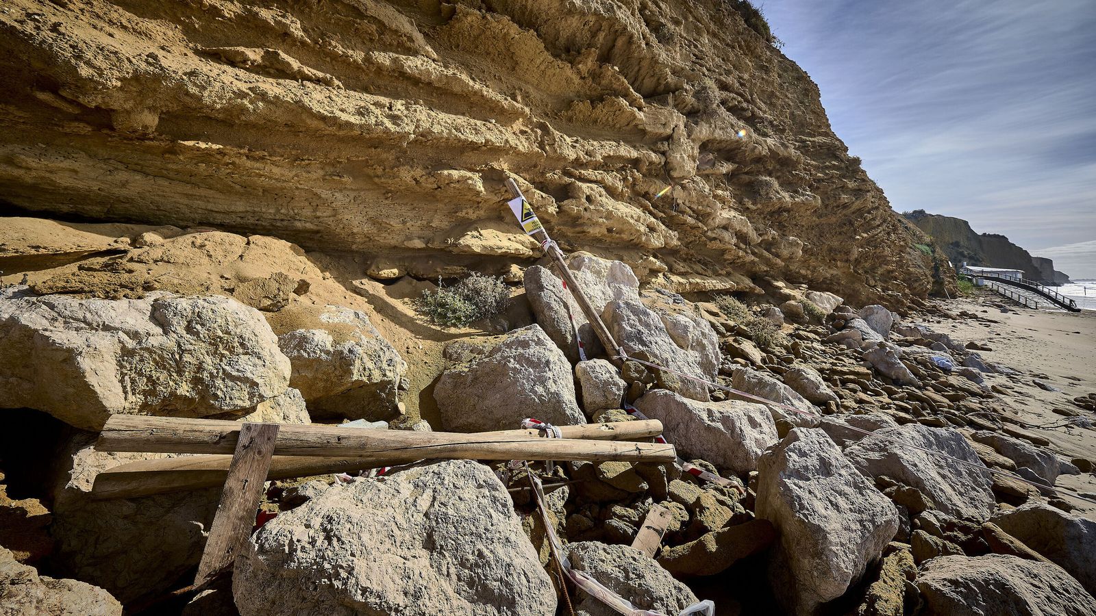 Otra imagen de los acantilados en la Fuente del Gallo.