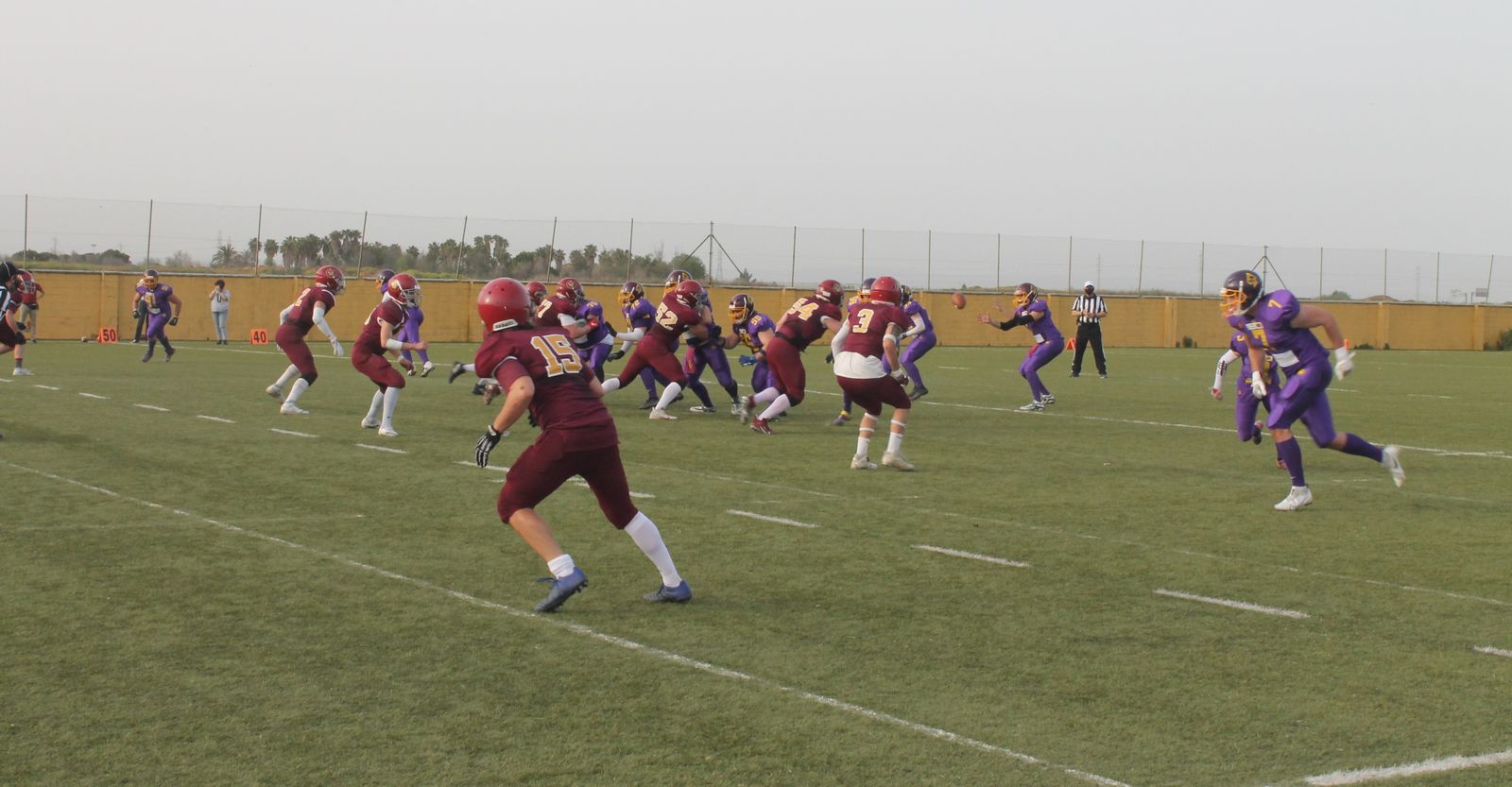 Snap de la ofensiva de Sevilla Linces frente a Cavaliers.