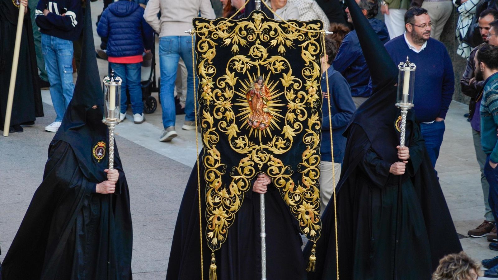Viernes Santo: Imágenes de la procesión del Santo Entierro