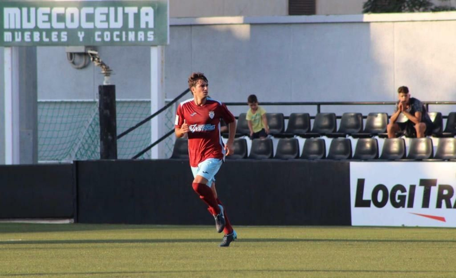 Manu Lebrón se ha convertido en nuevo jugador azulino. Manu Lebrón se ha convertido en nuevo jugador azulino.