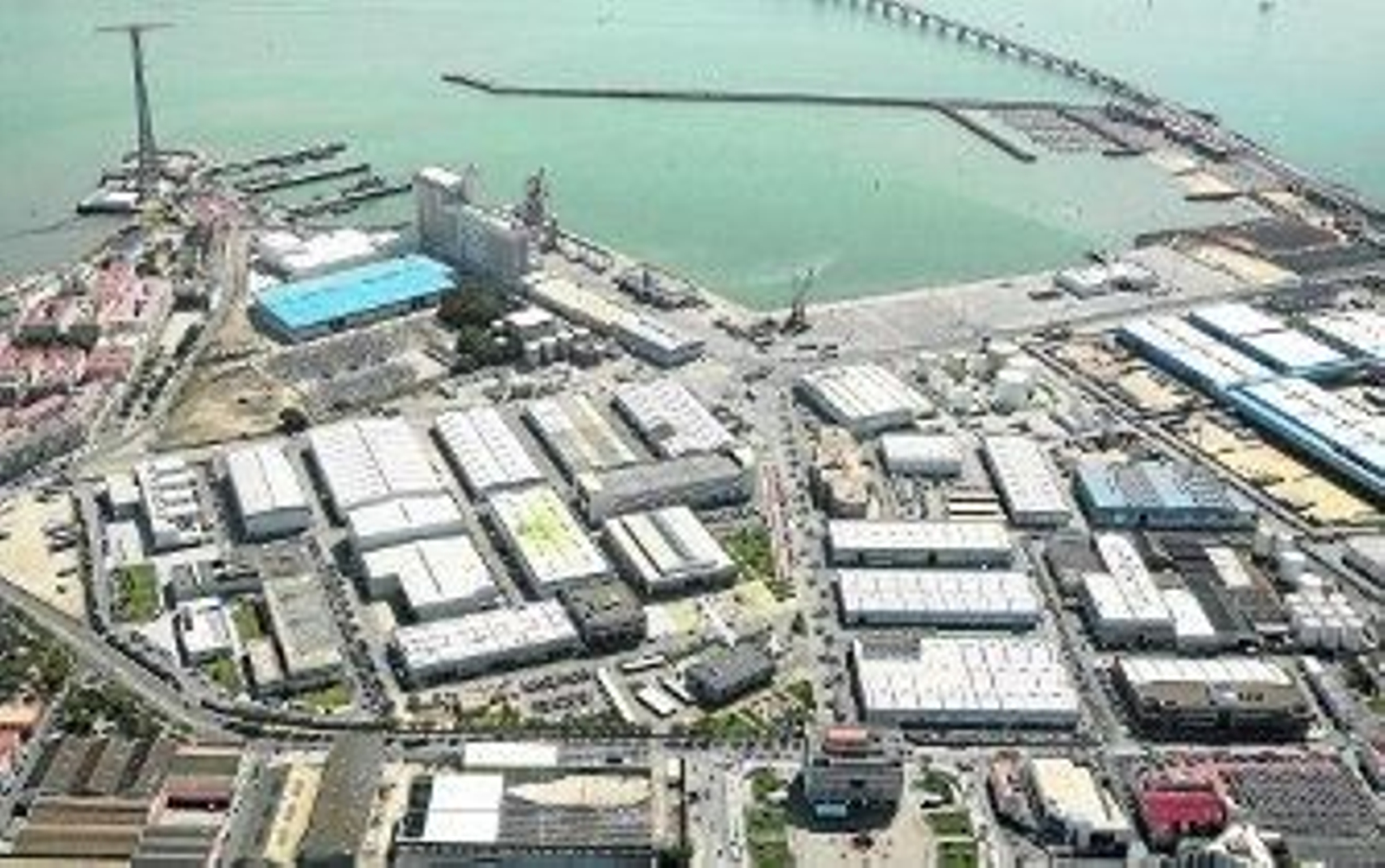 Teófila y Montoro hablarán de la zona franca "a finales de mes"