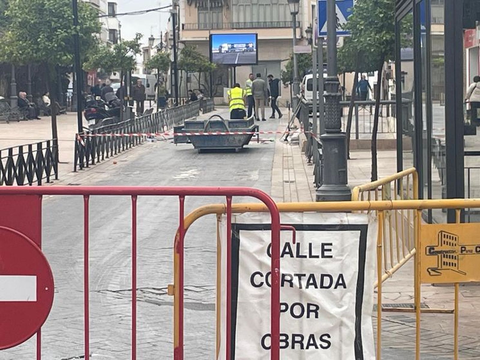 Obras en el Paseo del Romeral de Puente Genil.