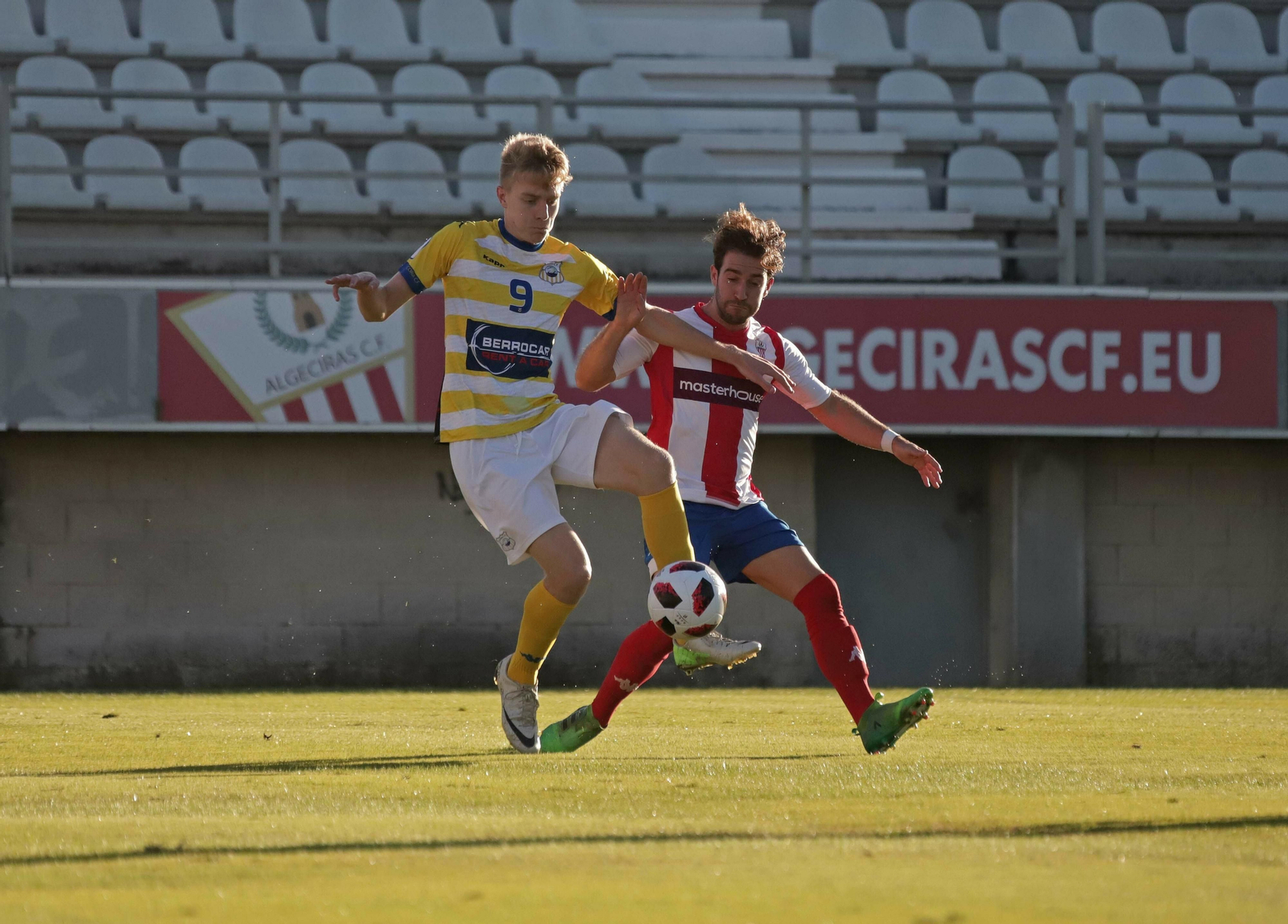Pedro Chacón, jugador para el Sevilla Atlético la próxima temporada, marcó en el 0-4 del Coria en Algeciras.