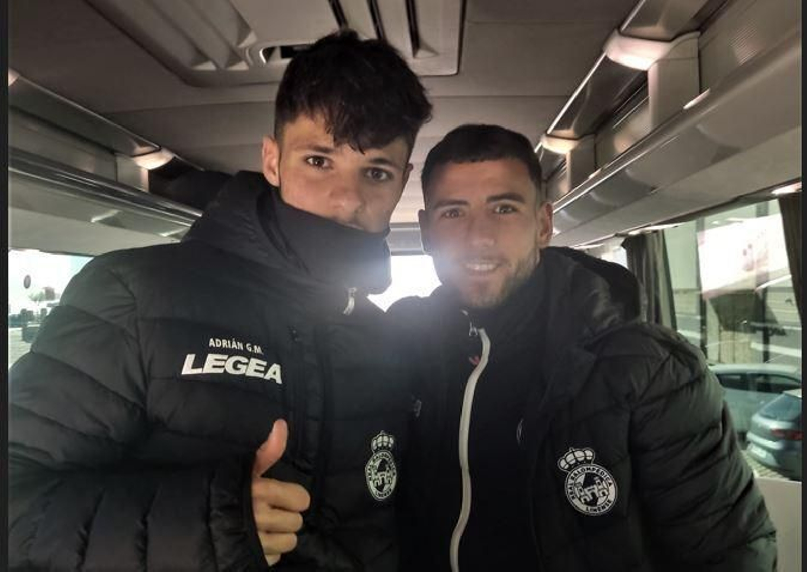 Galindo, junto a Loren, antes de emprender viaje a Alcorcón