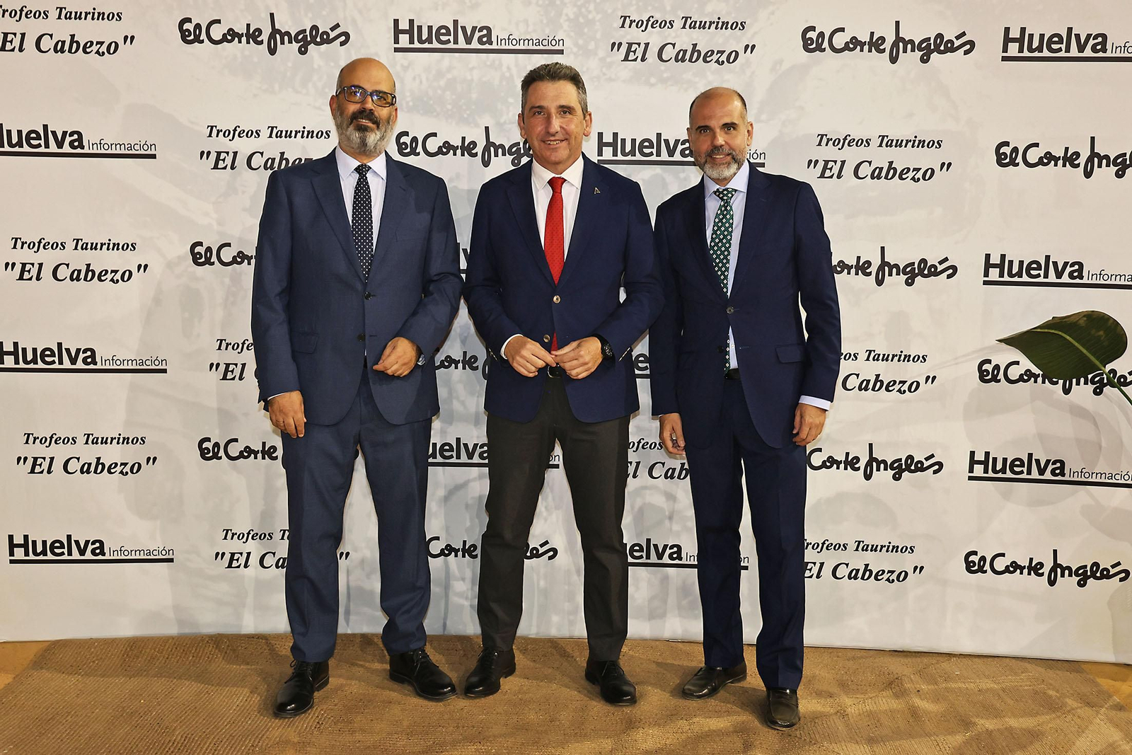 Imágenes del ambiente en la entrega de la XXXII edición de los premios taurinos "El Cabezo"