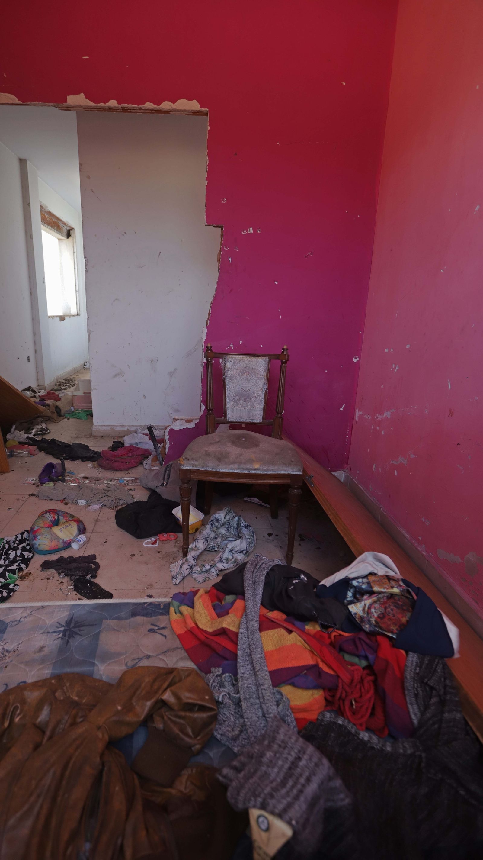 Fotos del edificio okupa de El Secano en Algeciras