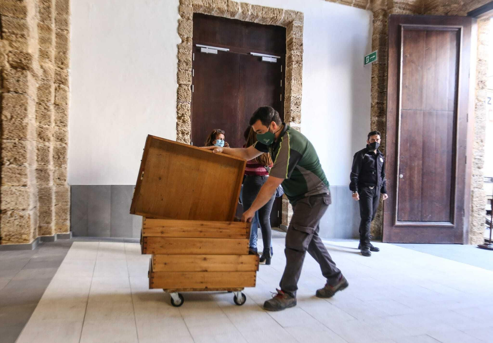 La apertura del Ayuntamiento de San Fernando ya rehabilitado, en imágenes