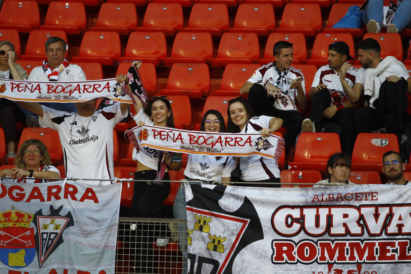 Búscate en las fotos del partido Almería-Albacete