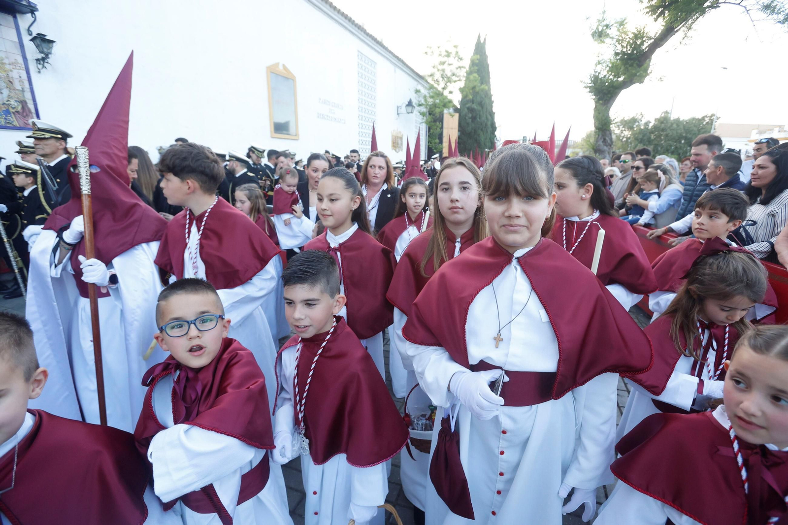 La procesión del Descendimiento en este Viernes Santo de Córdoba, en imágenes