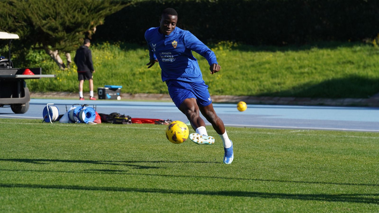 Dion Lopy se ejercita en una de las sesiones matinales del cuadro rojiblanco.