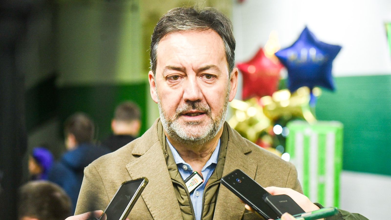 Antonio Fernández Monterrubio atiende a los medios en El Arcángel.