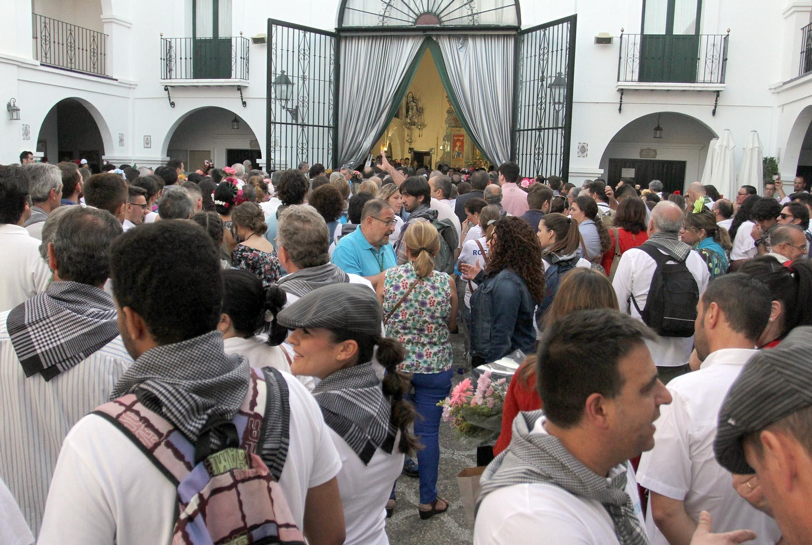 Imágenes de la salida de la Hermandad de Huelva