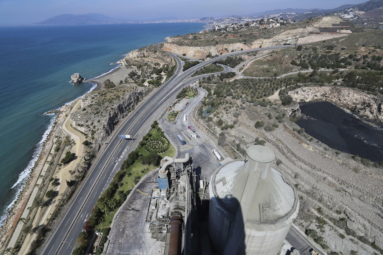 Las fotos de la fábrica de cemento de Málaga