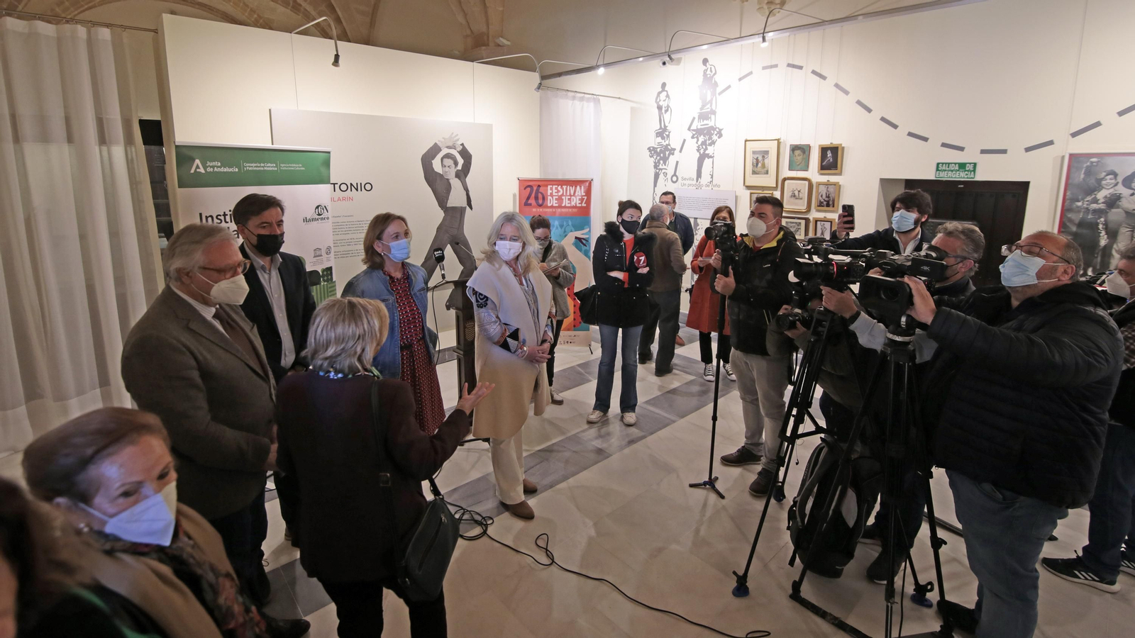 Inaugurada la exposición de Antonio El Bailarín