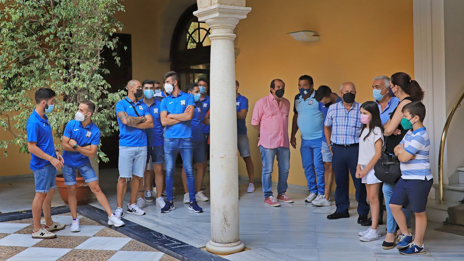 La alcaldesa recibe al Jerez Industrial por su ascenso a División de Honor