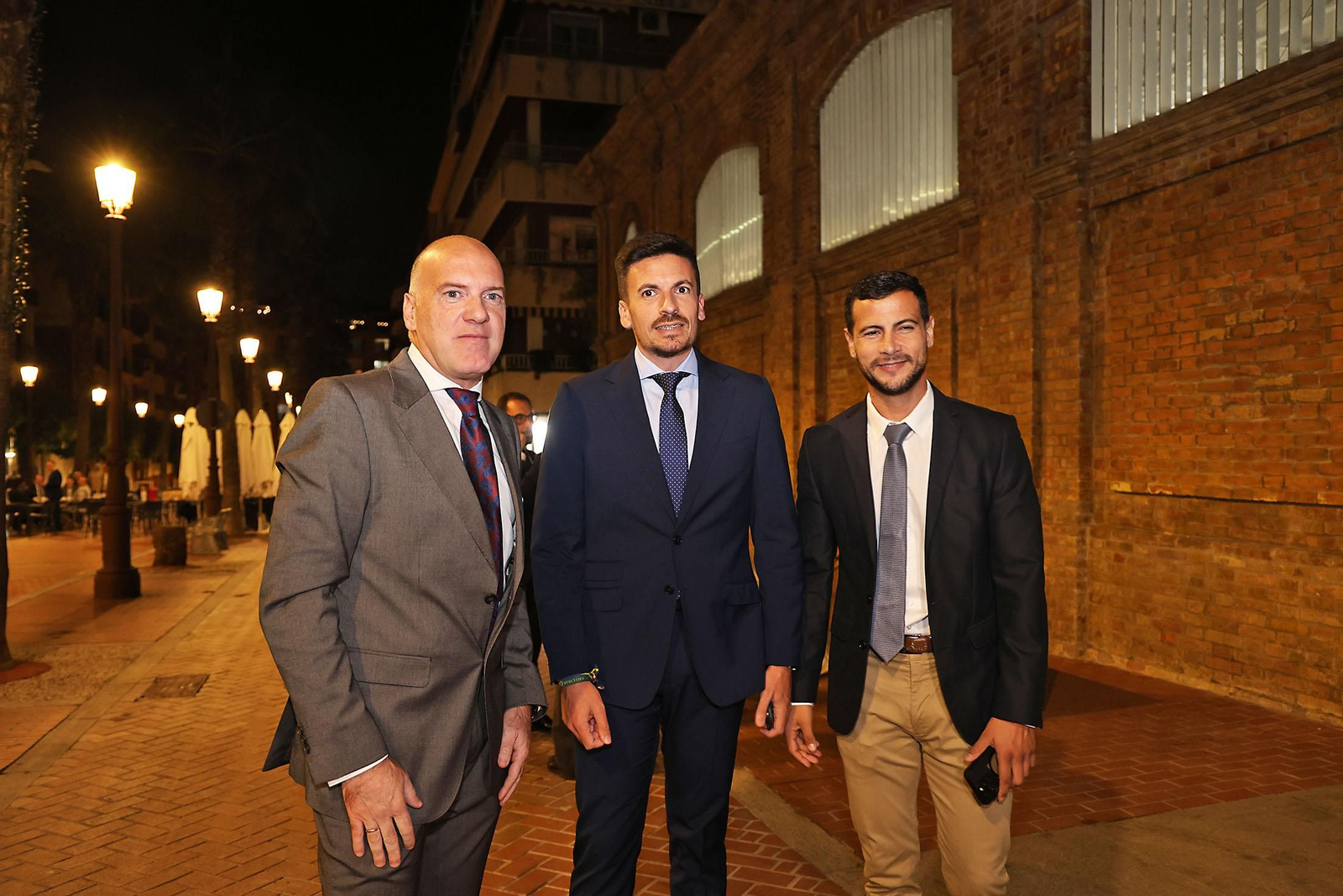 Imágenes de los invitados a la gala de los  37 premios Onubenses del Año